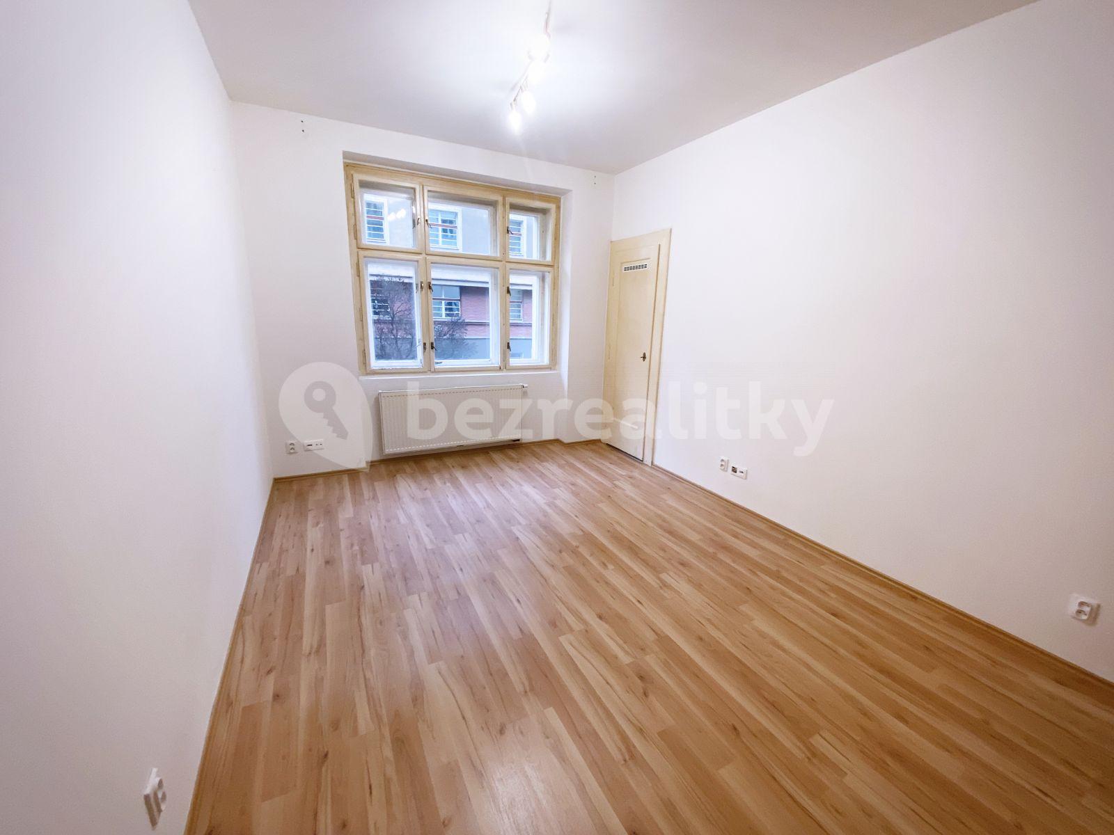 Pronájem bytu 1+kk 25 m², Bulharská, Praha, Praha