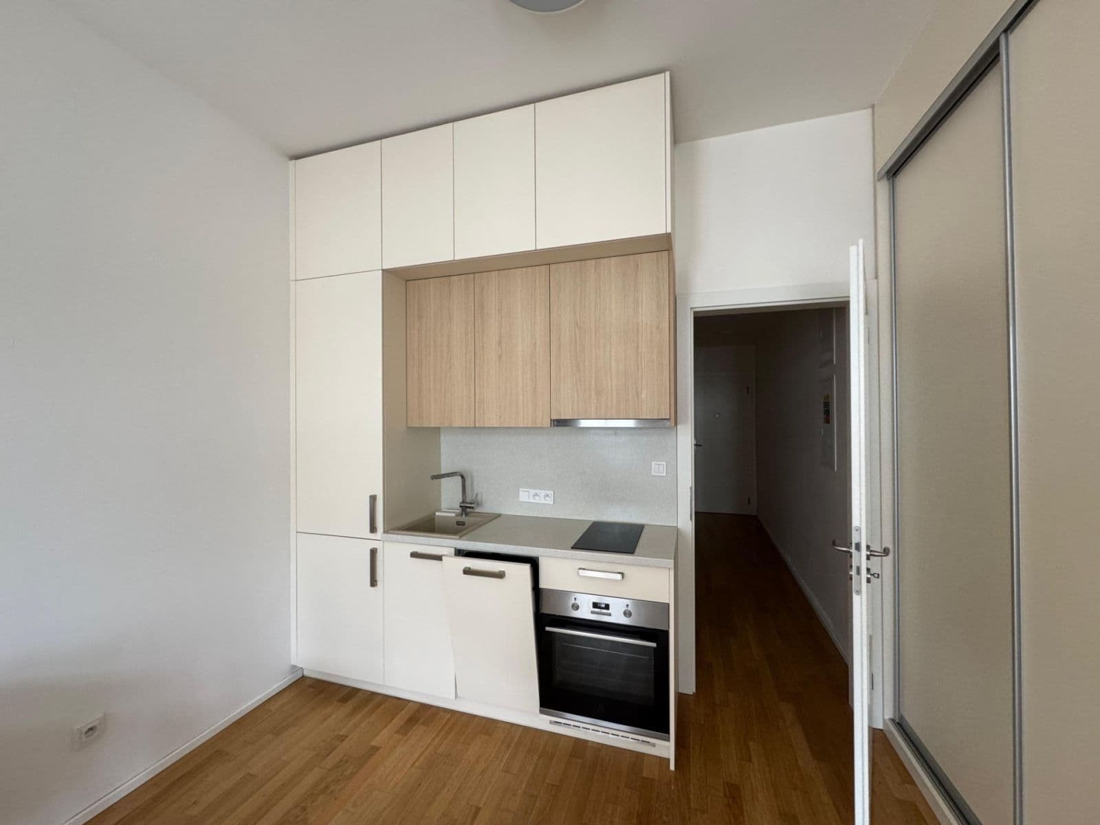 Pronájem bytu 1+kk 30 m², Tusarova, Praha, Praha Pronájem bytu 1+kk 30 m², Tusarova, Praha, Praha