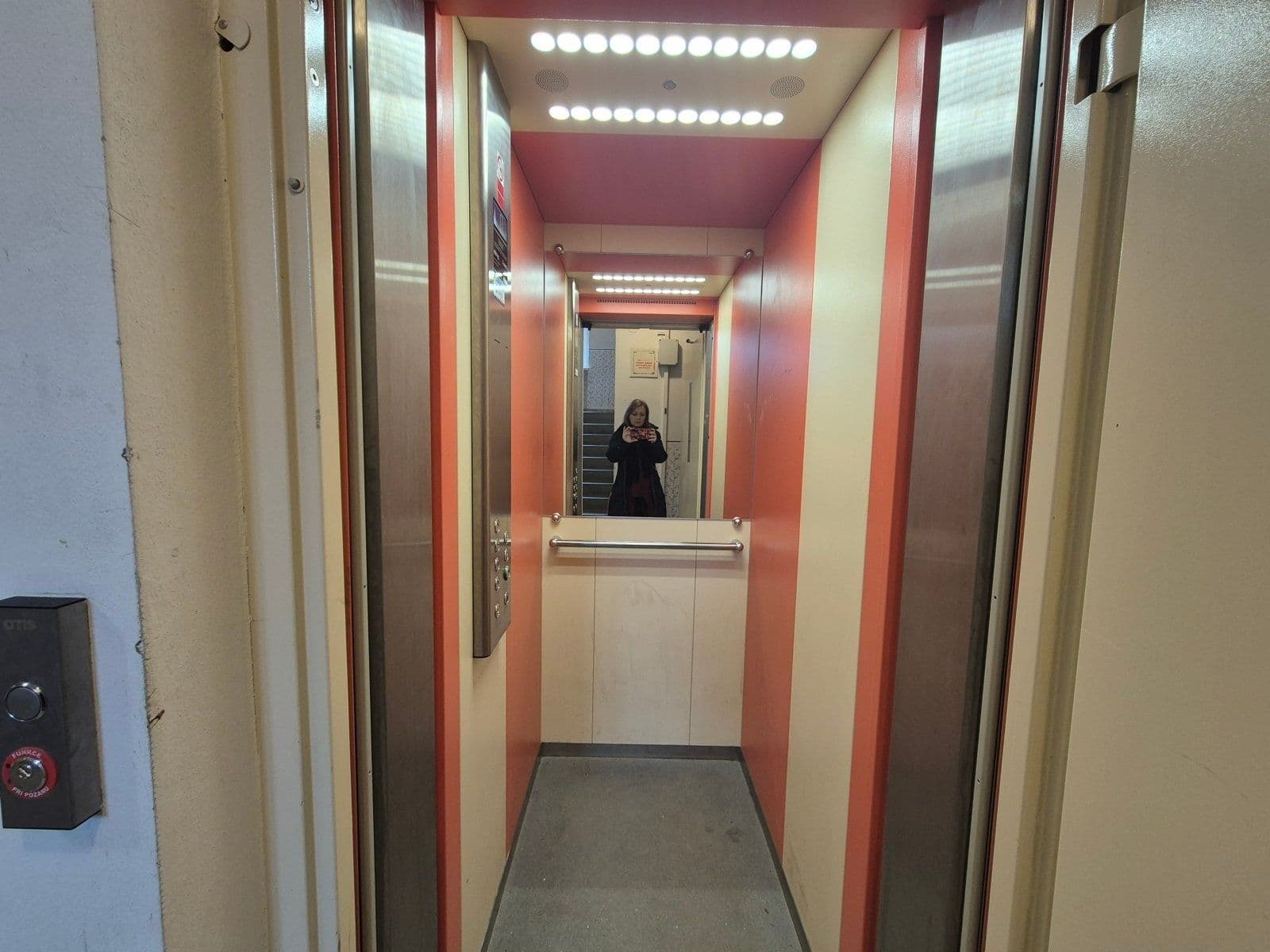 Pronájem bytu 1+kk 19 m², Hlavní třída, Havířov, Moravskoslezský kraj Pronájem bytu 1+kk 19 m², Hlavní třída, Havířov, Moravskoslezský kraj