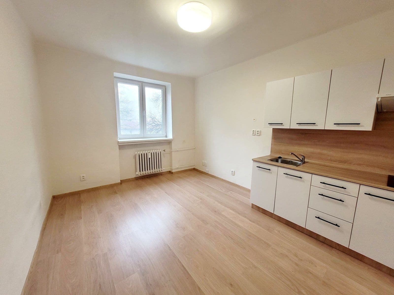 Pronájem bytu 1+kk 22 m², Vardasova, Havířov, Moravskoslezský kraj Pronájem bytu 1+kk 22 m², Vardasova, Havířov, Moravskoslezský kraj