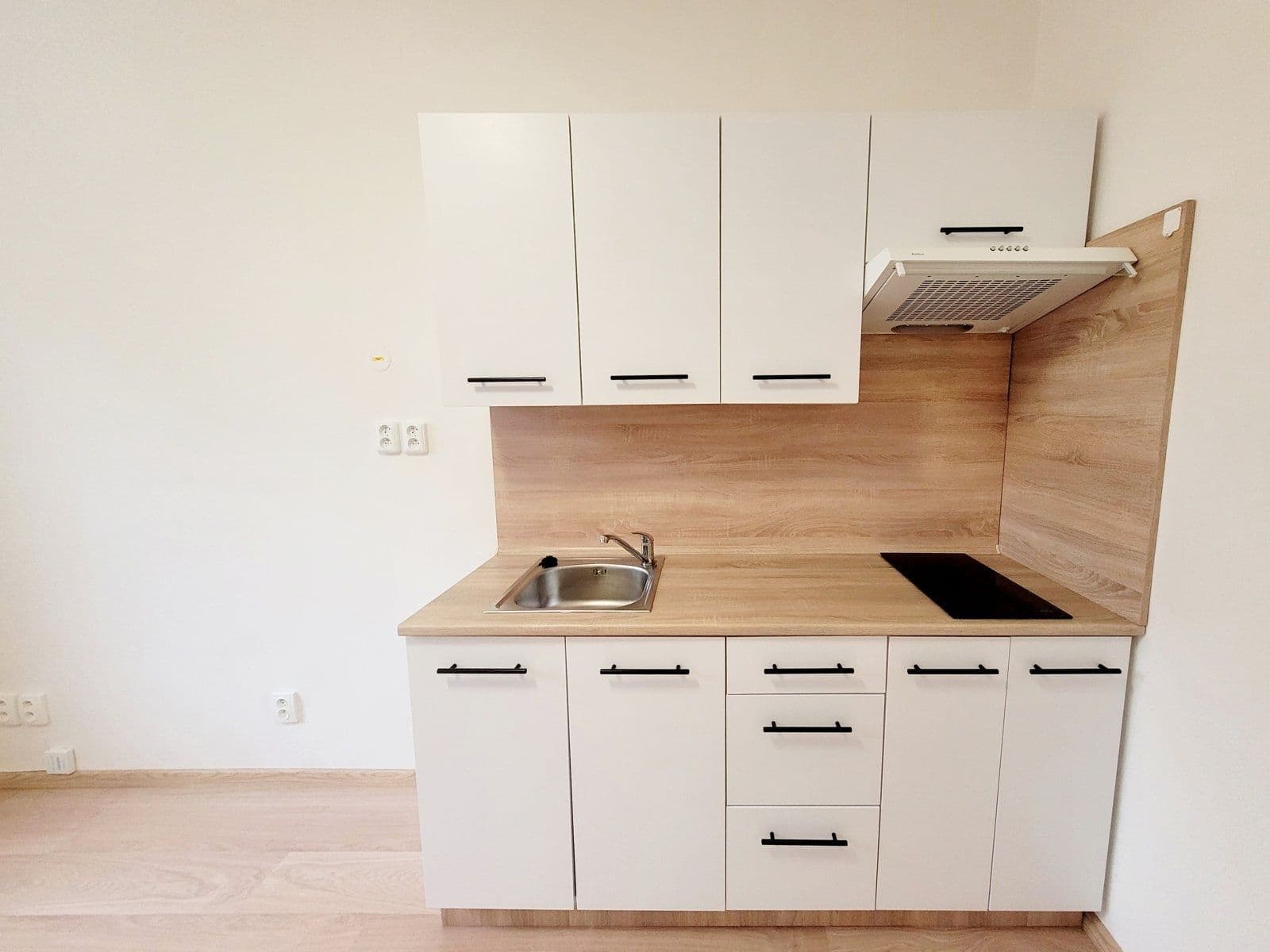 Pronájem bytu 1+kk 22 m², Vardasova, Havířov, Moravskoslezský kraj Pronájem bytu 1+kk 22 m², Vardasova, Havířov, Moravskoslezský kraj