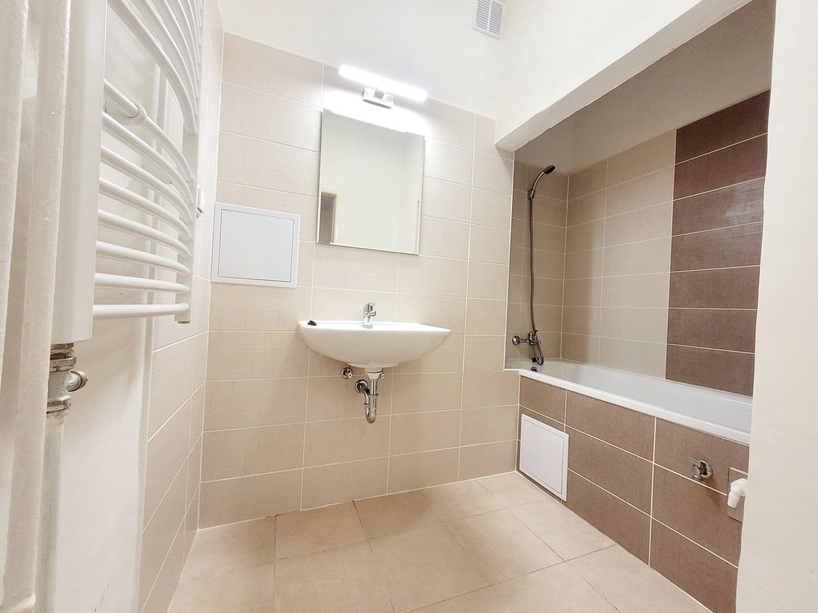 Pronájem bytu 1+kk 22 m², Vardasova, Havířov, Moravskoslezský kraj Pronájem bytu 1+kk 22 m², Vardasova, Havířov, Moravskoslezský kraj
