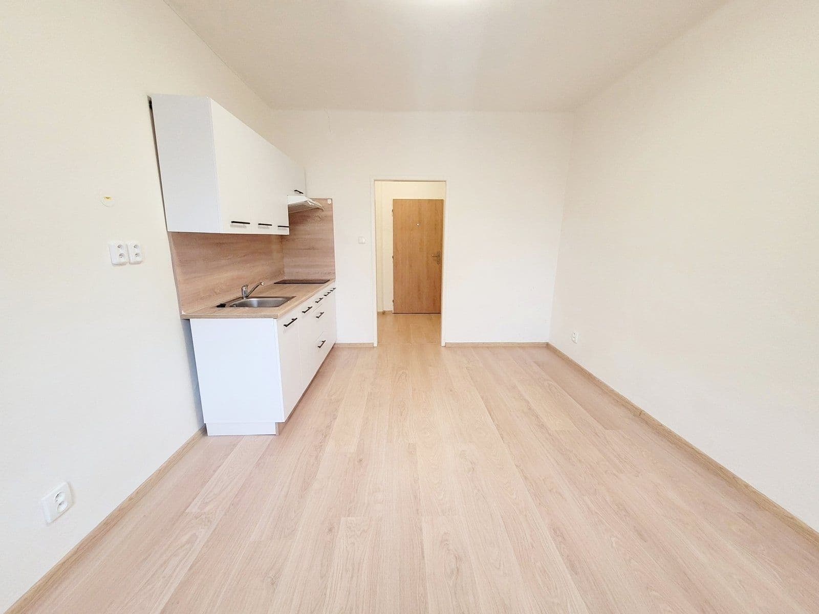 Pronájem bytu 1+kk 22 m², Vardasova, Havířov, Moravskoslezský kraj Pronájem bytu 1+kk 22 m², Vardasova, Havířov, Moravskoslezský kraj