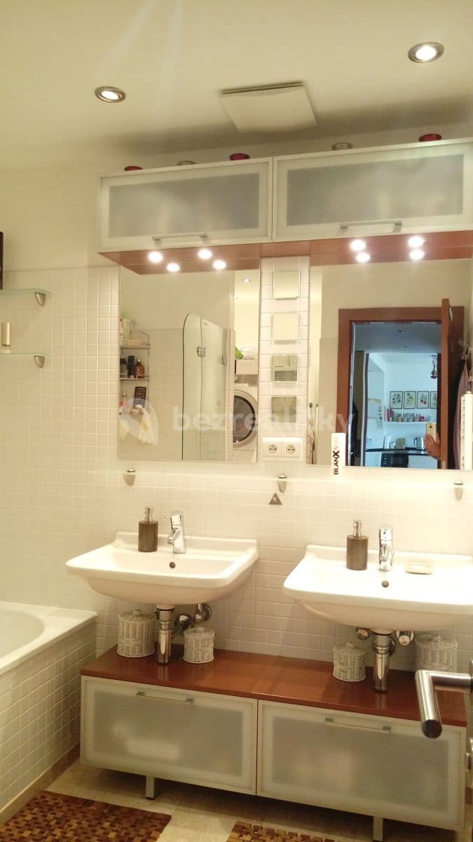 Pronájem bytu 3+kk 98 m², Podnádražní, Praha, Praha Pronájem bytu 3+kk 98 m², Podnádražní, Praha, Praha