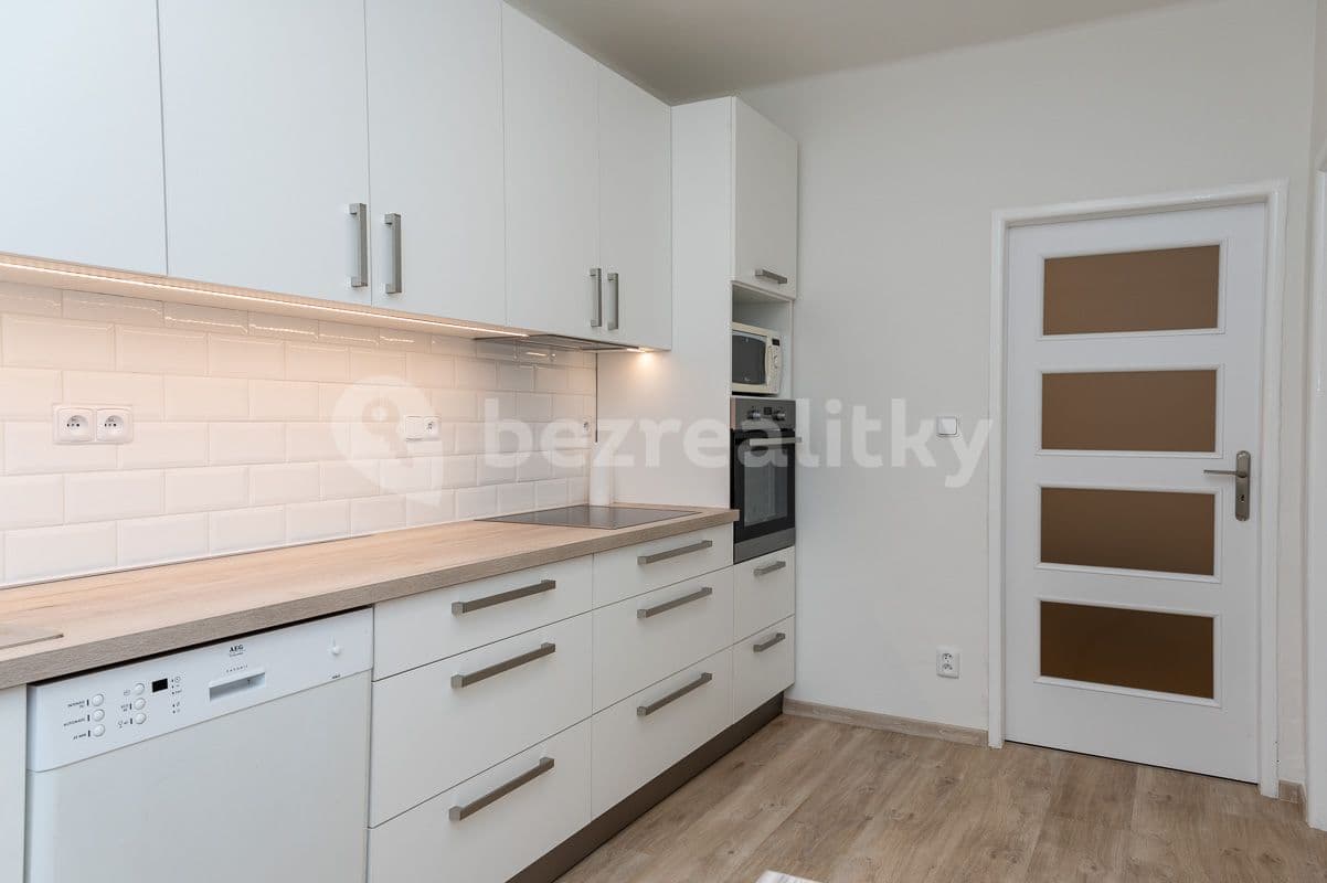 Pronájem bytu 2+1 65 m², Gorkého, Pardubice, Pardubický kraj Pronájem bytu 2+1 65 m², Gorkého, Pardubice, Pardubický kraj