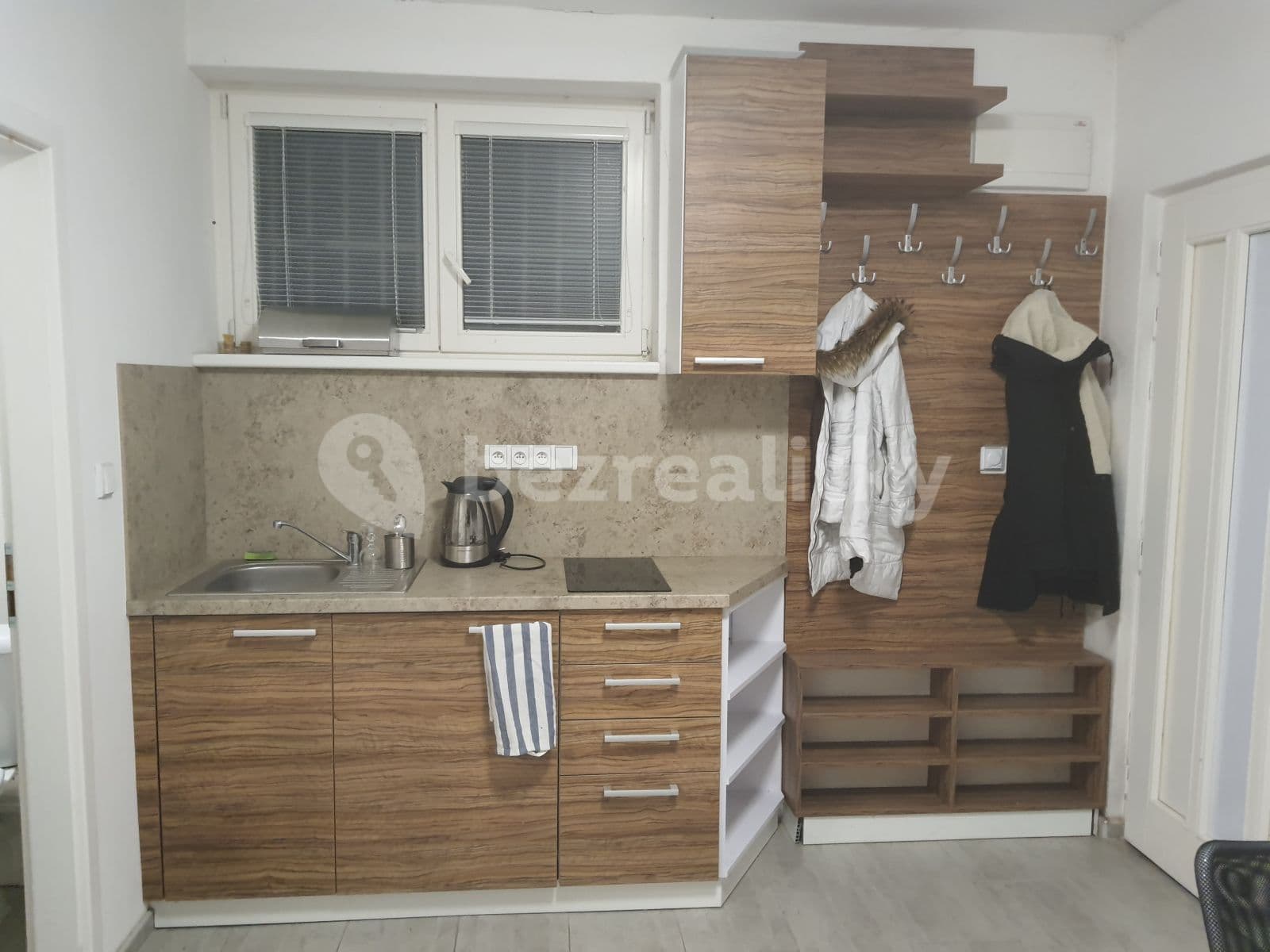 Pronájem bytu 1+kk 24 m², 28. pluku, Praha, Praha Pronájem bytu 1+kk 24 m², 28. pluku, Praha, Praha