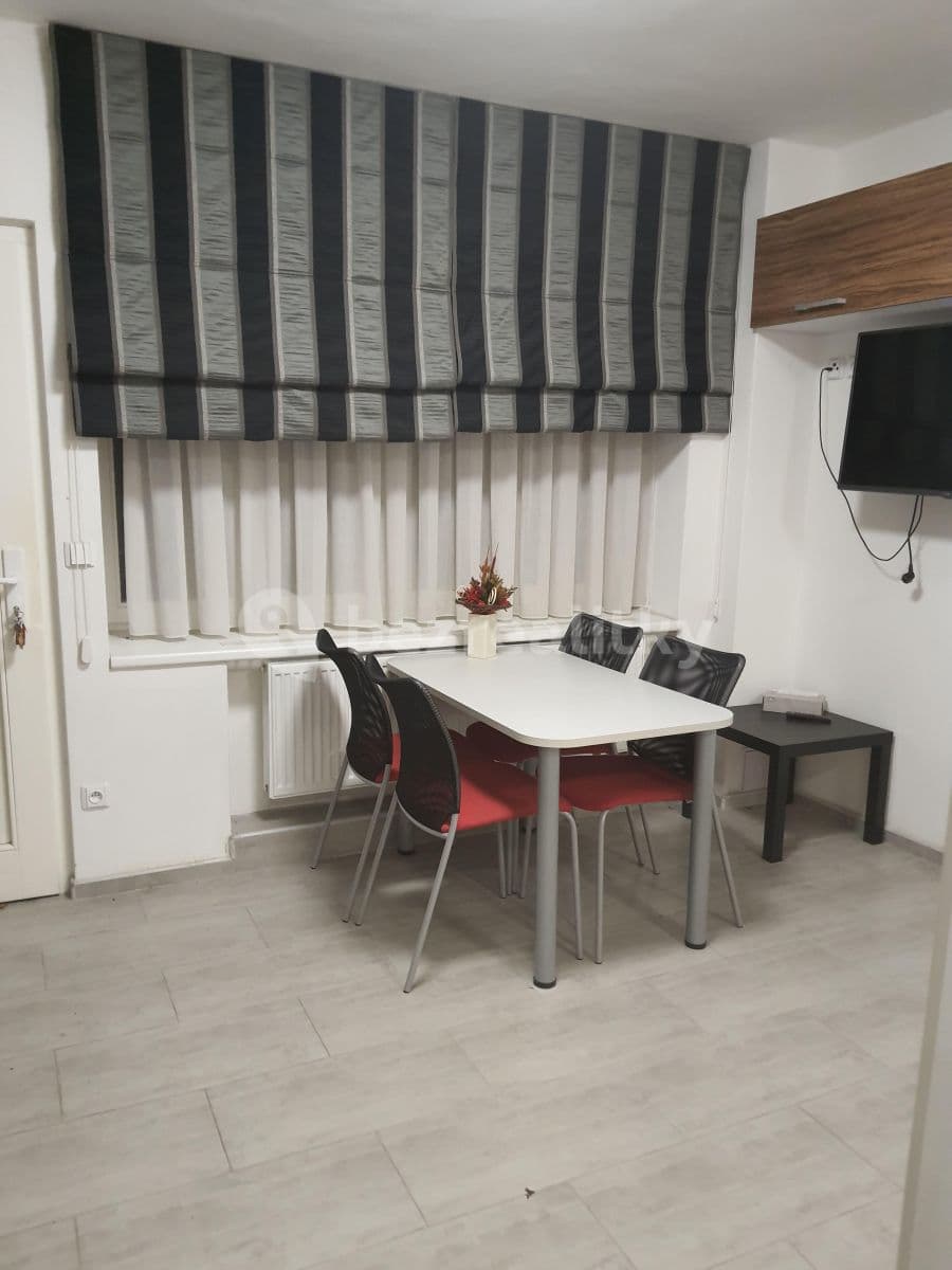 Pronájem bytu 1+kk 24 m², 28. pluku, Praha, Praha Pronájem bytu 1+kk 24 m², 28. pluku, Praha, Praha