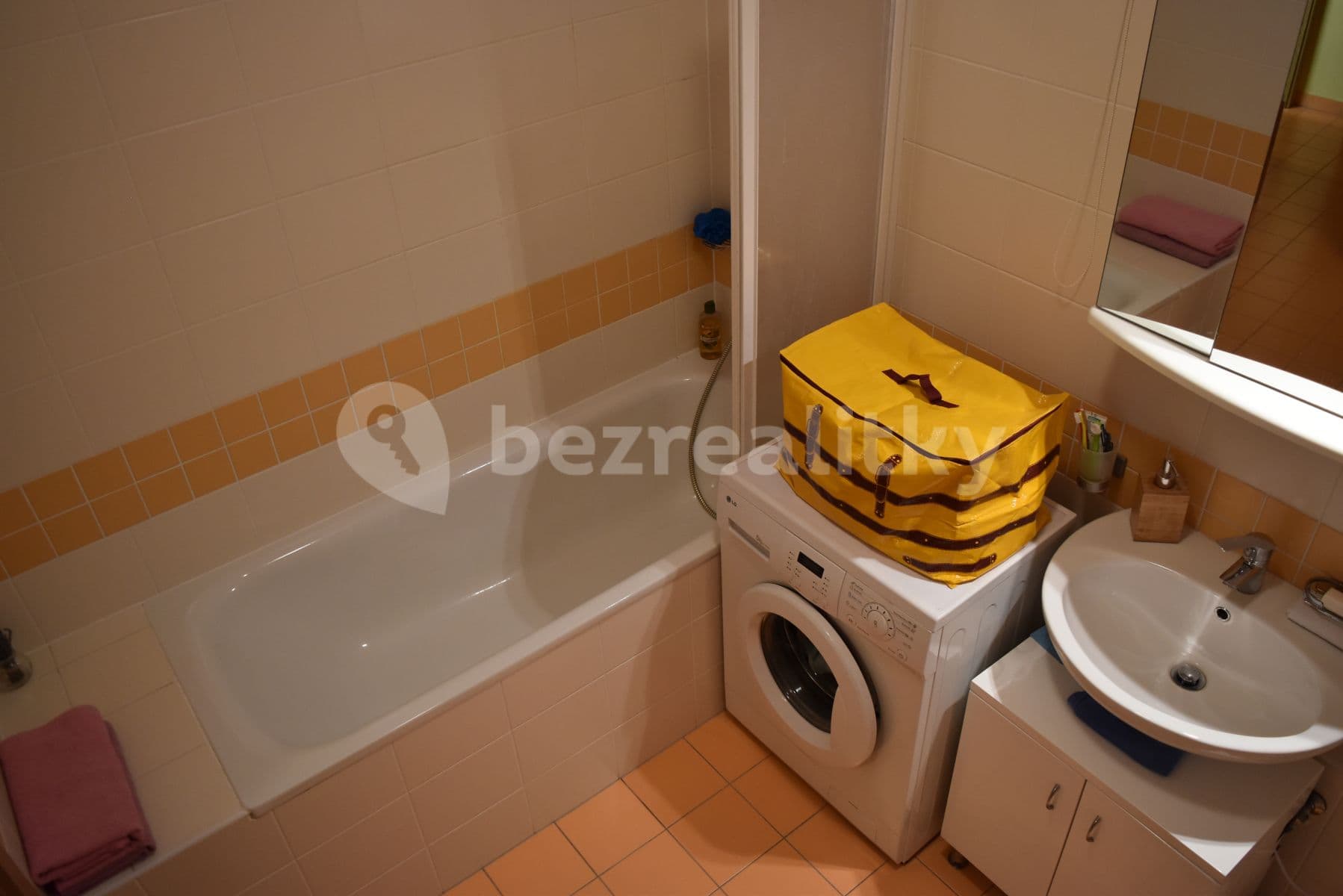 Pronájem bytu 2+kk 57 m², U Hostavického potoka, Praha, Praha Pronájem bytu 2+kk 57 m², U Hostavického potoka, Praha, Praha