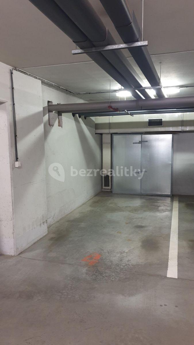 Pronájem garáže • 12 m² bez realitky