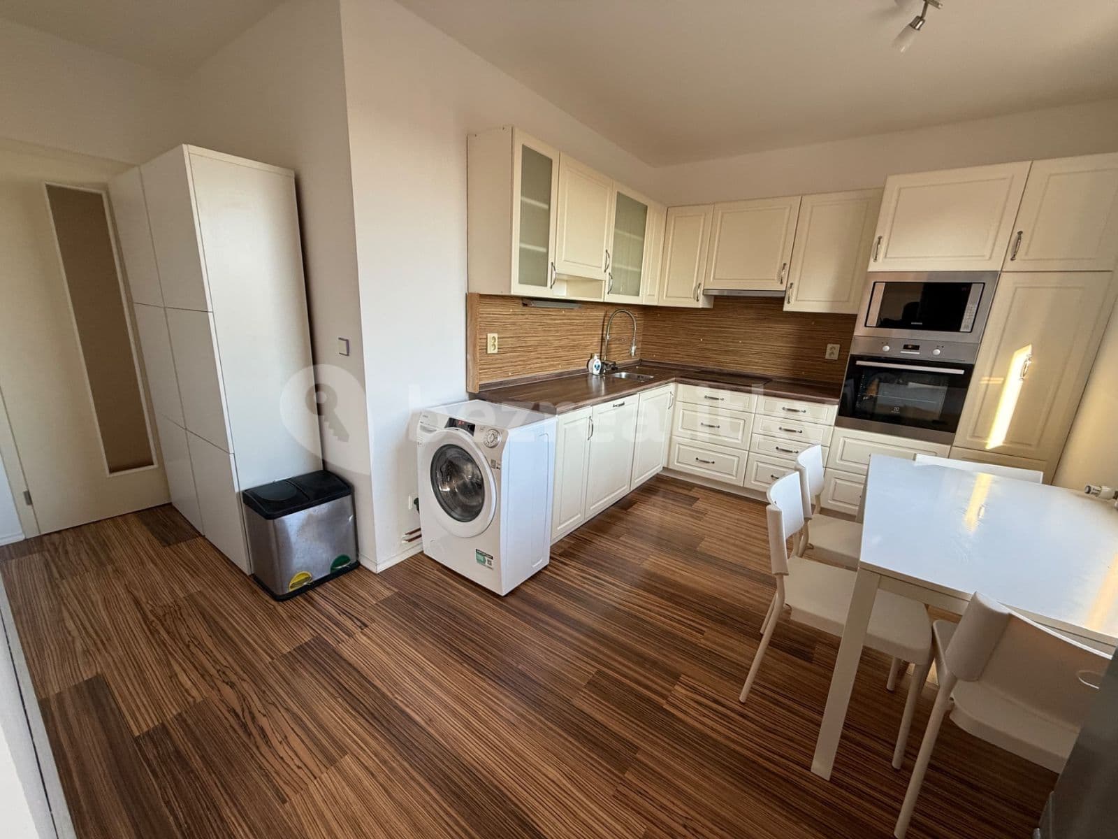 Pronájem bytu 2+1 62 m², Průběžná, Nupaky, Středočeský kraj Pronájem bytu 2+1 62 m², Průběžná, Nupaky, Středočeský kraj