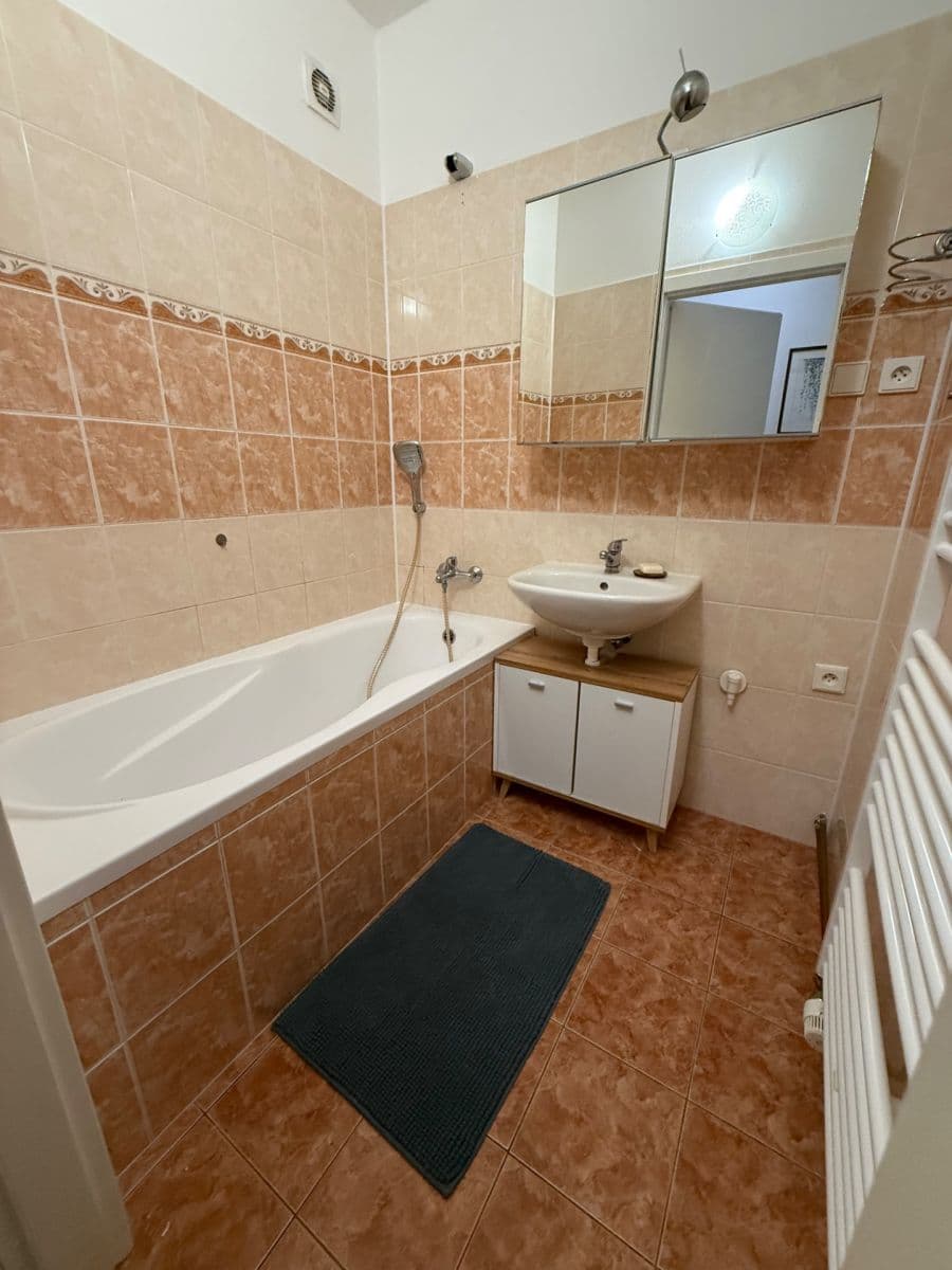 Pronájem bytu 2+1 62 m², Průběžná, Nupaky, Středočeský kraj Pronájem bytu 2+1 62 m², Průběžná, Nupaky, Středočeský kraj