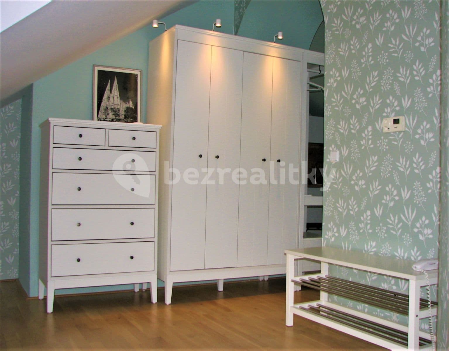 Pronájem bytu 2+kk 72 m², Mezitraťová, Praha, Praha Pronájem bytu 2+kk 72 m², Mezitraťová, Praha, Praha