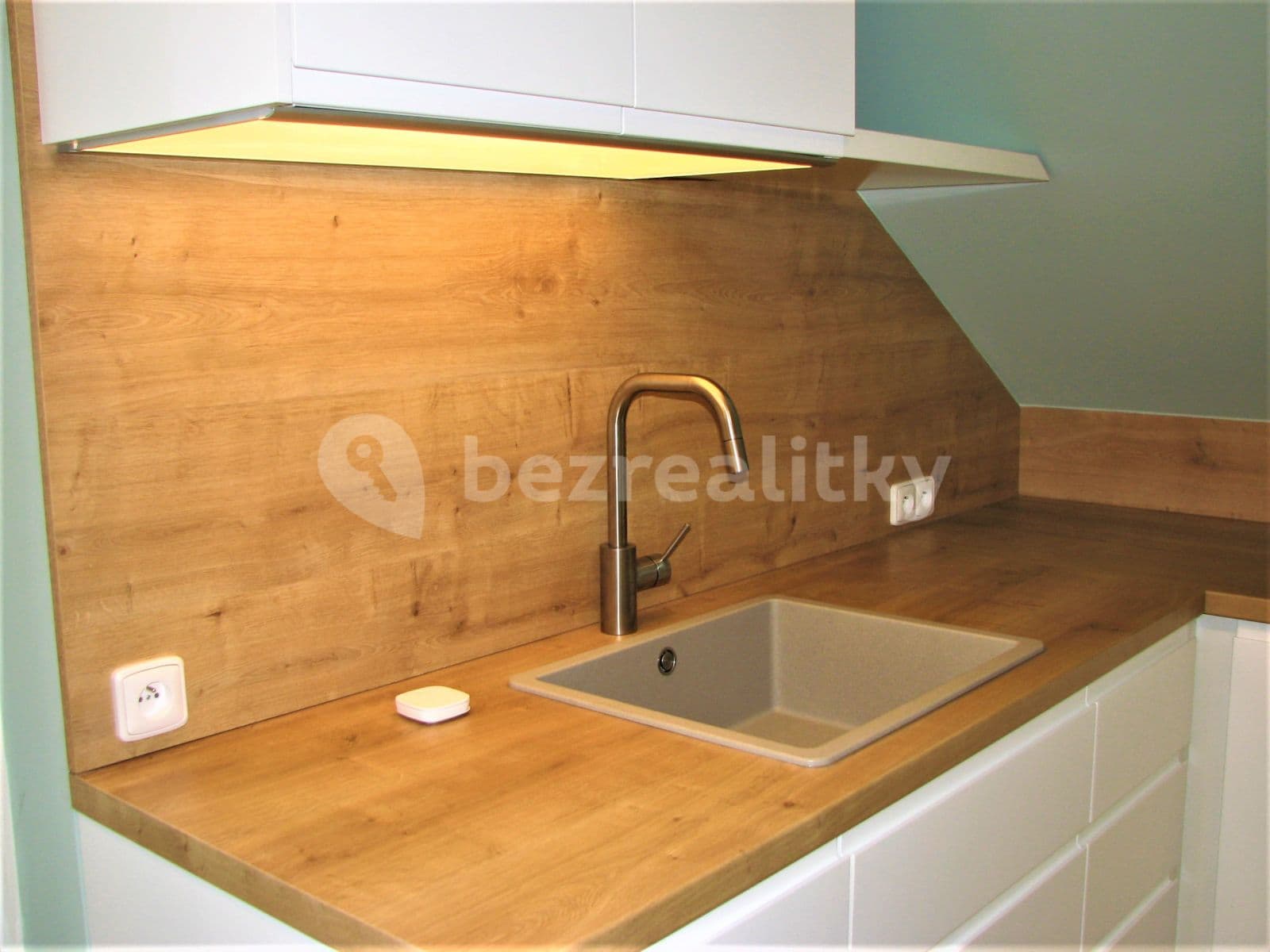 Pronájem bytu 2+kk 72 m², Mezitraťová, Praha, Praha Pronájem bytu 2+kk 72 m², Mezitraťová, Praha, Praha
