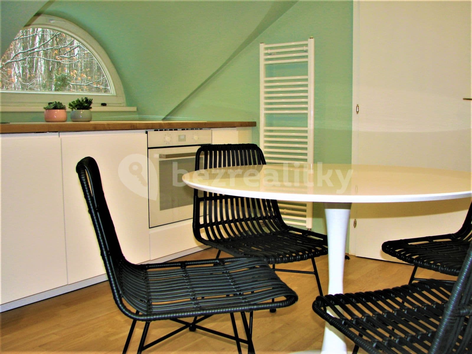 Pronájem bytu 2+kk 72 m², Mezitraťová, Praha, Praha Pronájem bytu 2+kk 72 m², Mezitraťová, Praha, Praha