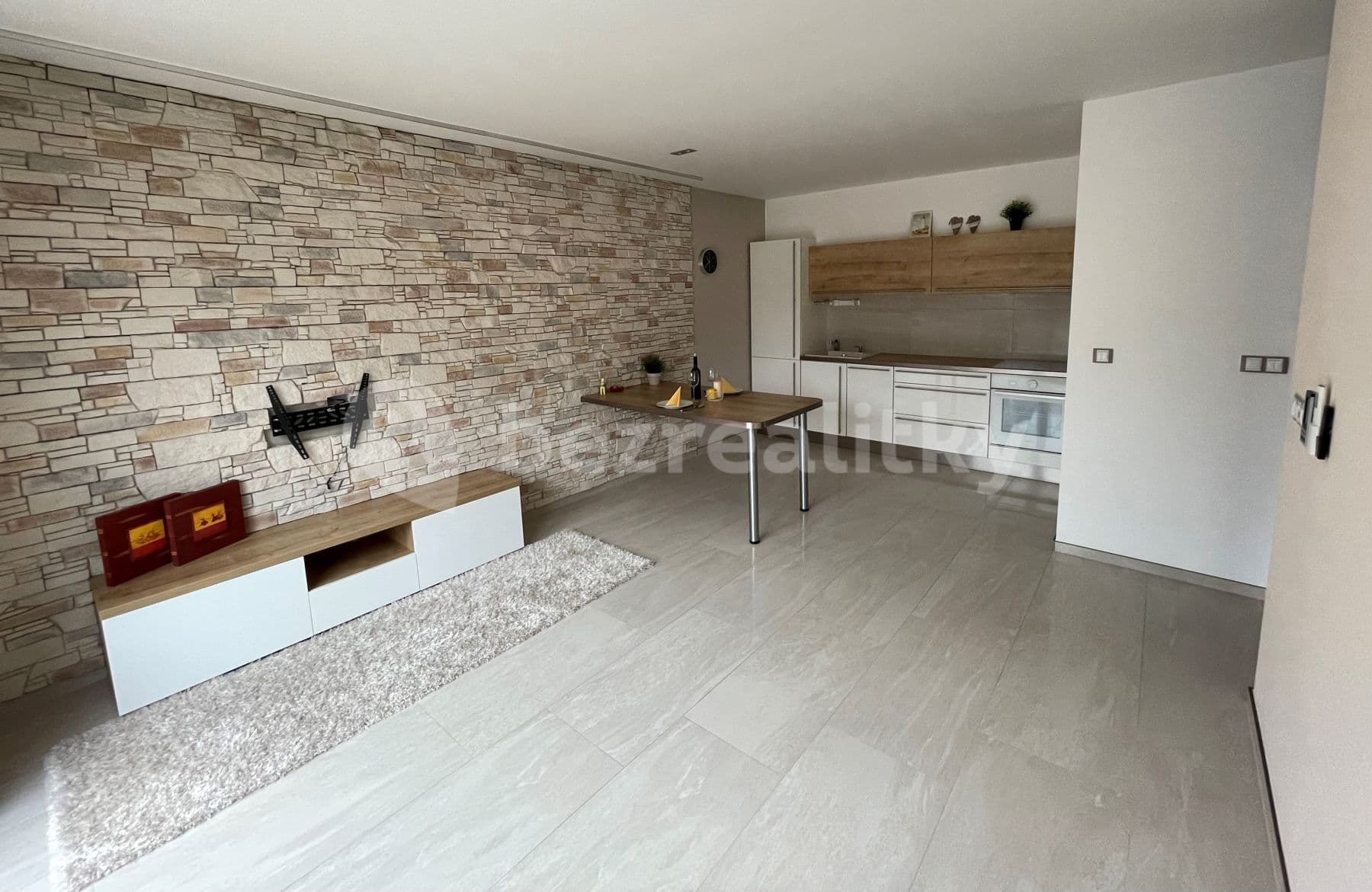 Pronájem bytu 2+kk 50 m², Plantáž, Brandýs nad Labem-Stará Boleslav, Středočeský kraj Pronájem bytu 2+kk 50 m², Plantáž, Brandýs nad Labem-Stará Boleslav, Středočeský kraj