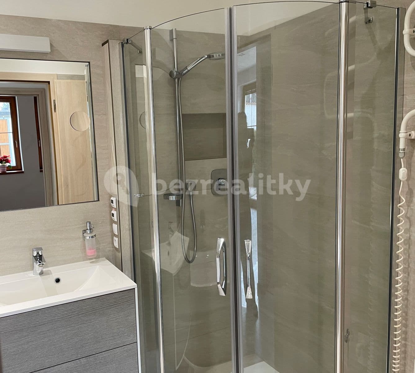 Pronájem bytu 2+kk 50 m², Plantáž, Brandýs nad Labem-Stará Boleslav, Středočeský kraj Pronájem bytu 2+kk 50 m², Plantáž, Brandýs nad Labem-Stará Boleslav, Středočeský kraj