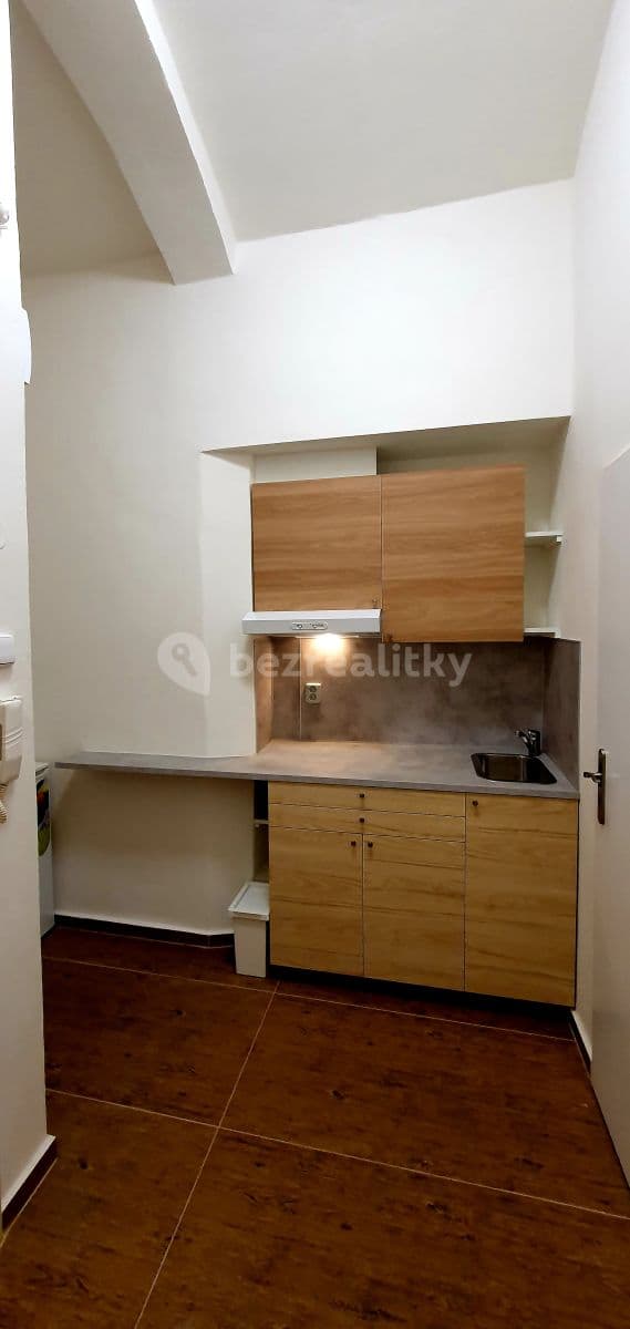 Pronájem bytu 1+kk 30 m², Křižíkova, Praha, Praha Pronájem bytu 1+kk 30 m², Křižíkova, Praha, Praha