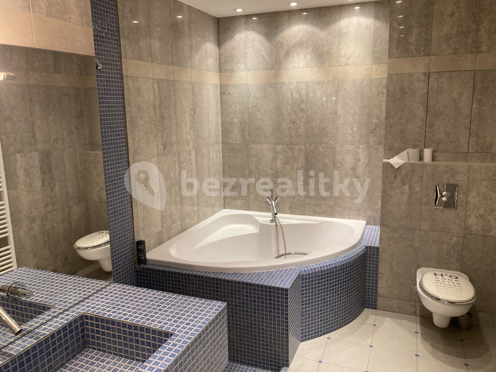 Pronájem bytu 2+kk 66 m², náměstí Jiřího z Lobkovic, Praha, Praha Pronájem bytu 2+kk 66 m², náměstí Jiřího z Lobkovic, Praha, Praha