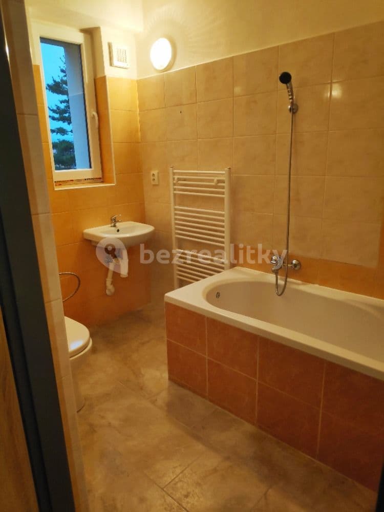 Pronájem bytu 1+kk 40 m², Heřmanského, Heřmanův Městec, Pardubický kraj Pronájem bytu 1+kk 40 m², Heřmanského, Heřmanův Městec, Pardubický kraj