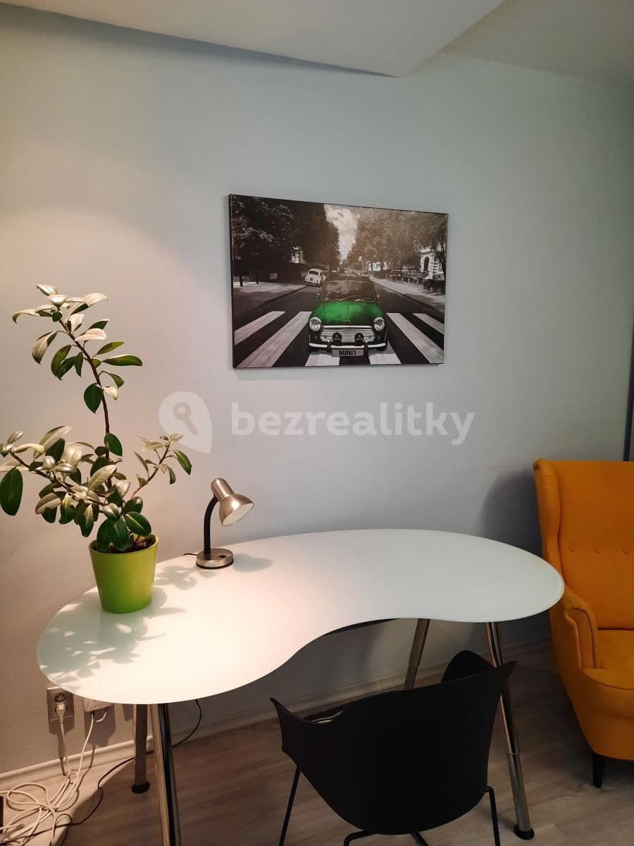 Pronájem bytu 1+kk 30 m², Högrova, Brno, Jihomoravský kraj Pronájem bytu 1+kk 30 m², Högrova, Brno, Jihomoravský kraj