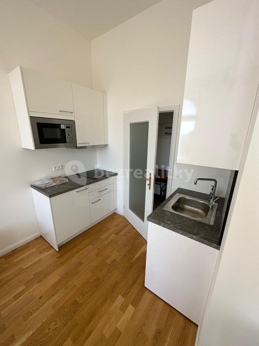 Pronájem bytu 1+kk 26 m², Španělská, Praha, Praha Pronájem bytu 1+kk 26 m², Španělská, Praha, Praha