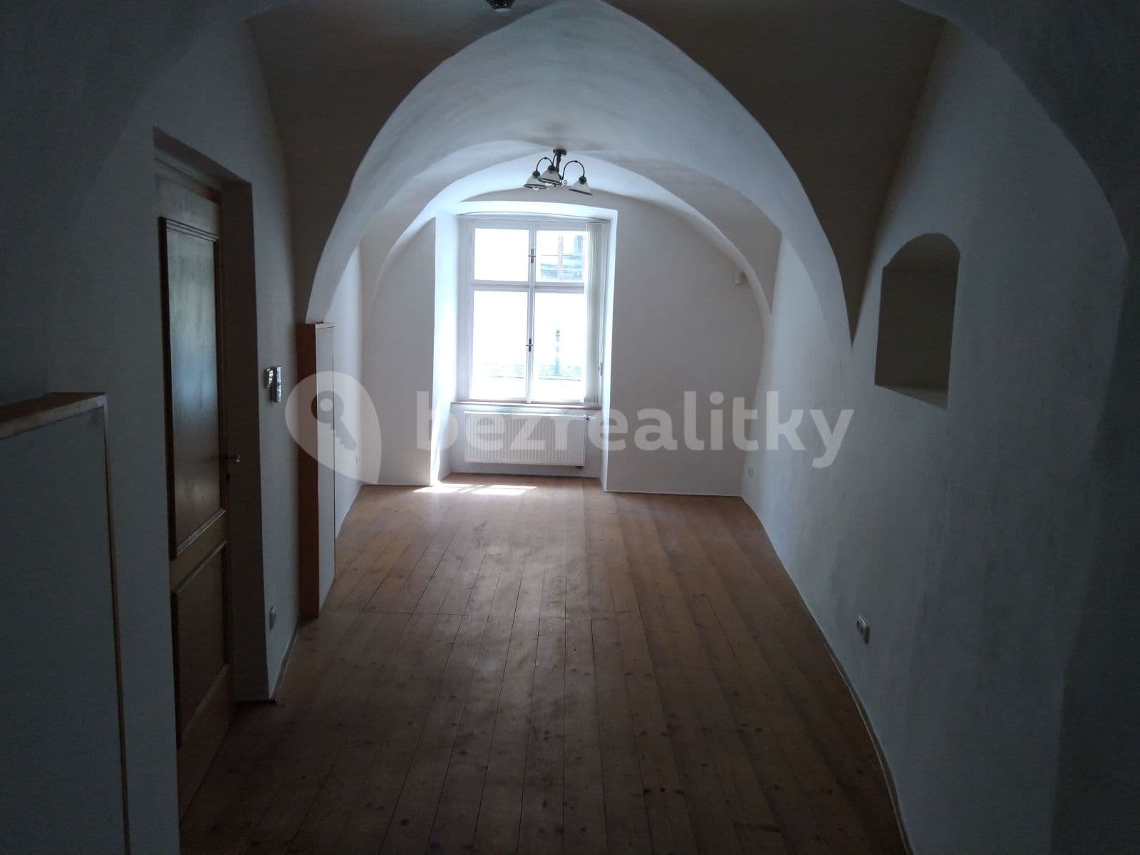 Pronájem nebytového prostoru 30 m², Kynského, Slaný, Středočeský kraj Pronájem nebytového prostoru 30 m², Kynského, Slaný, Středočeský kraj