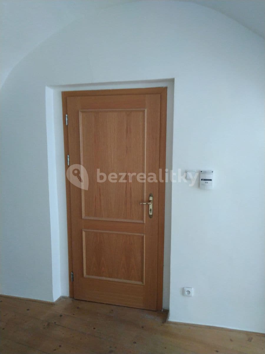 Pronájem nebytového prostoru 30 m², Kynského, Slaný, Středočeský kraj Pronájem nebytového prostoru 30 m², Kynského, Slaný, Středočeský kraj