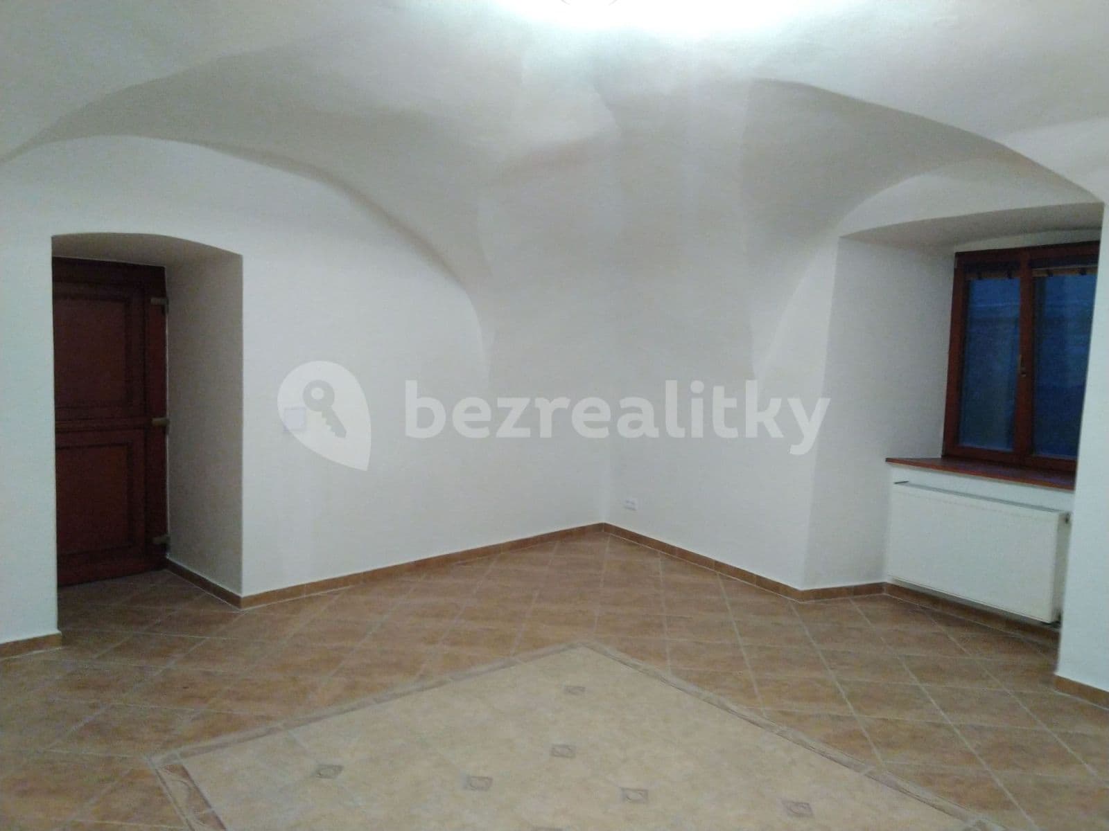 Pronájem nebytového prostoru 30 m², Kynského, Slaný, Středočeský kraj Pronájem nebytového prostoru 30 m², Kynského, Slaný, Středočeský kraj