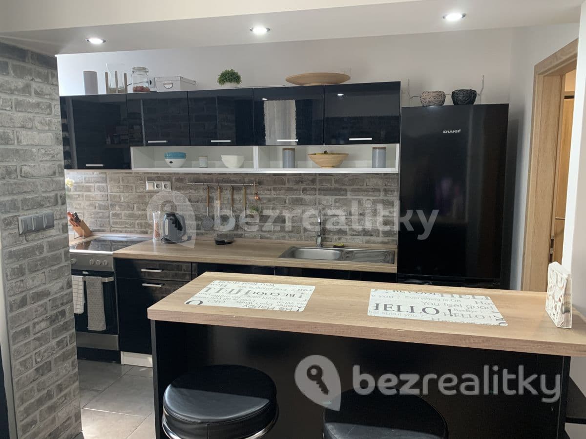 Pronájem bytu 2+kk 54 m², Spojovací, Čelákovice, Středočeský kraj Pronájem bytu 2+kk 54 m², Spojovací, Čelákovice, Středočeský kraj