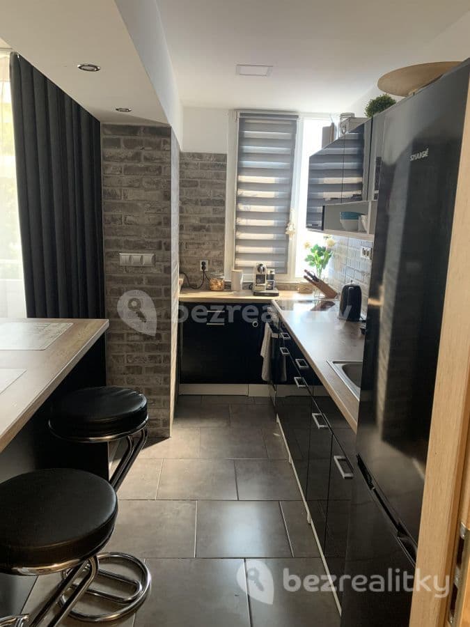 Pronájem bytu 2+kk 54 m², Spojovací, Čelákovice, Středočeský kraj Pronájem bytu 2+kk 54 m², Spojovací, Čelákovice, Středočeský kraj