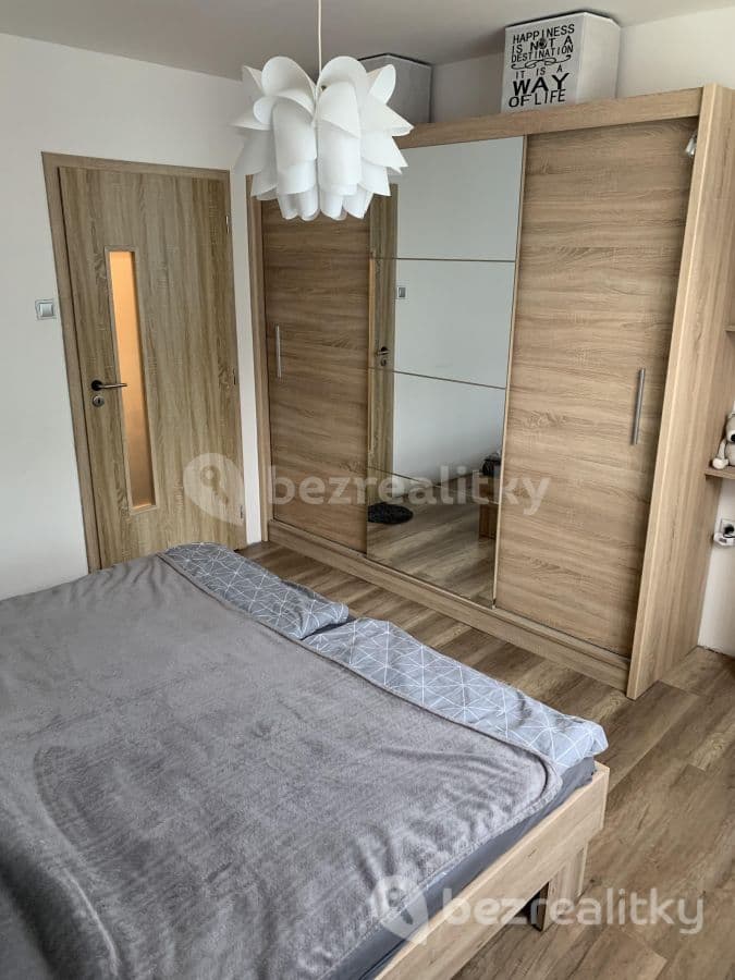Pronájem bytu 2+kk 54 m², Spojovací, Čelákovice, Středočeský kraj Pronájem bytu 2+kk 54 m², Spojovací, Čelákovice, Středočeský kraj