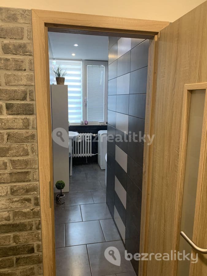 Pronájem bytu 2+kk 54 m², Spojovací, Čelákovice, Středočeský kraj Pronájem bytu 2+kk 54 m², Spojovací, Čelákovice, Středočeský kraj