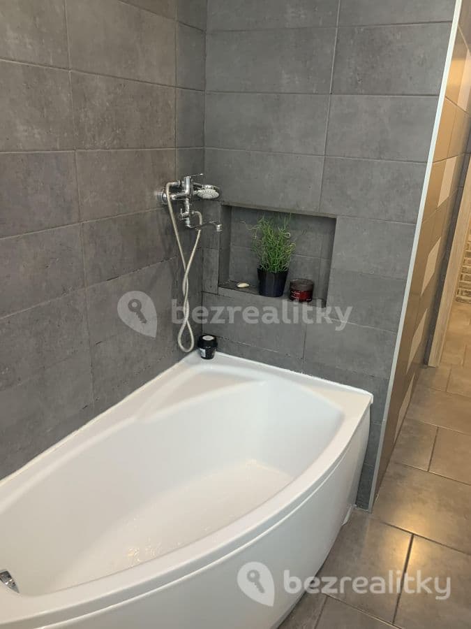 Pronájem bytu 2+kk 54 m², Spojovací, Čelákovice, Středočeský kraj Pronájem bytu 2+kk 54 m², Spojovací, Čelákovice, Středočeský kraj