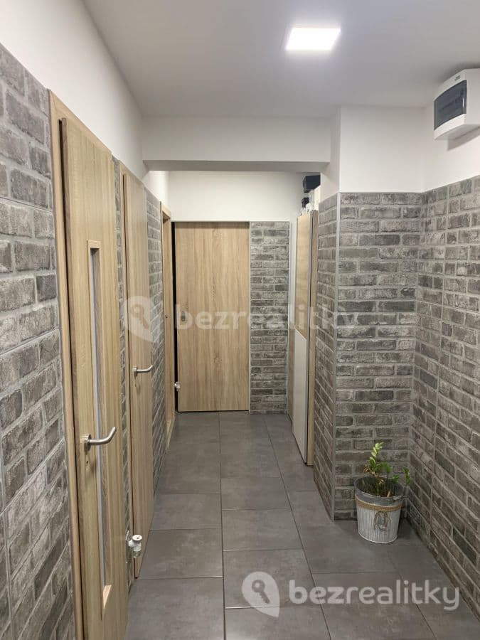Pronájem bytu 2+kk 54 m², Spojovací, Čelákovice, Středočeský kraj Pronájem bytu 2+kk 54 m², Spojovací, Čelákovice, Středočeský kraj