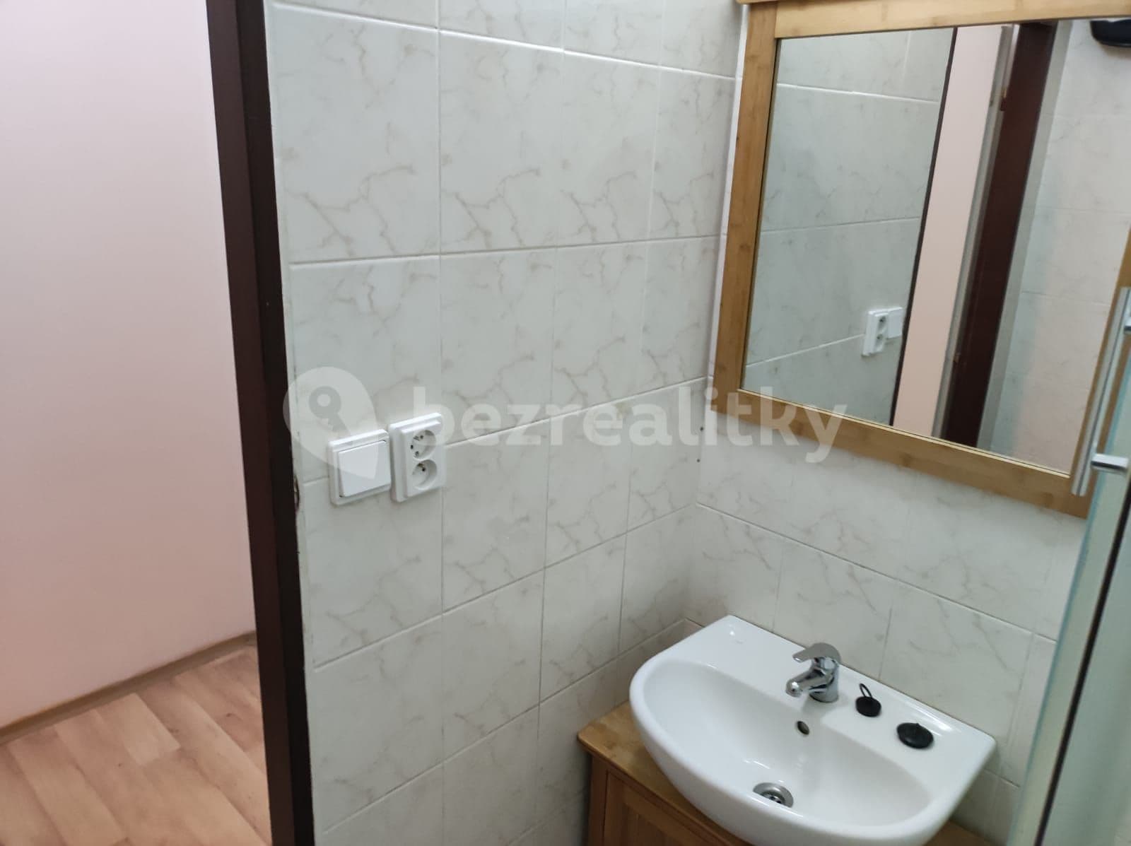 Pronájem bytu 1+1 33 m², Pod Vítkovem, Praha, Praha Pronájem bytu 1+1 33 m², Pod Vítkovem, Praha, Praha
