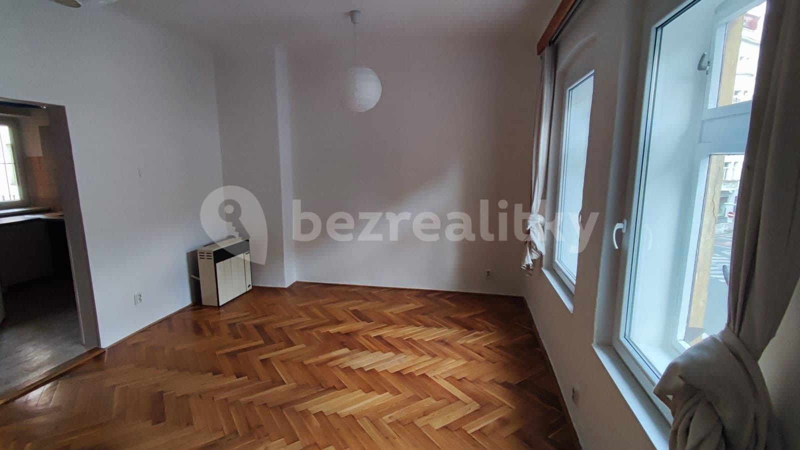 Pronájem bytu 1+1 33 m², Pod Vítkovem, Praha, Praha Pronájem bytu 1+1 33 m², Pod Vítkovem, Praha, Praha
