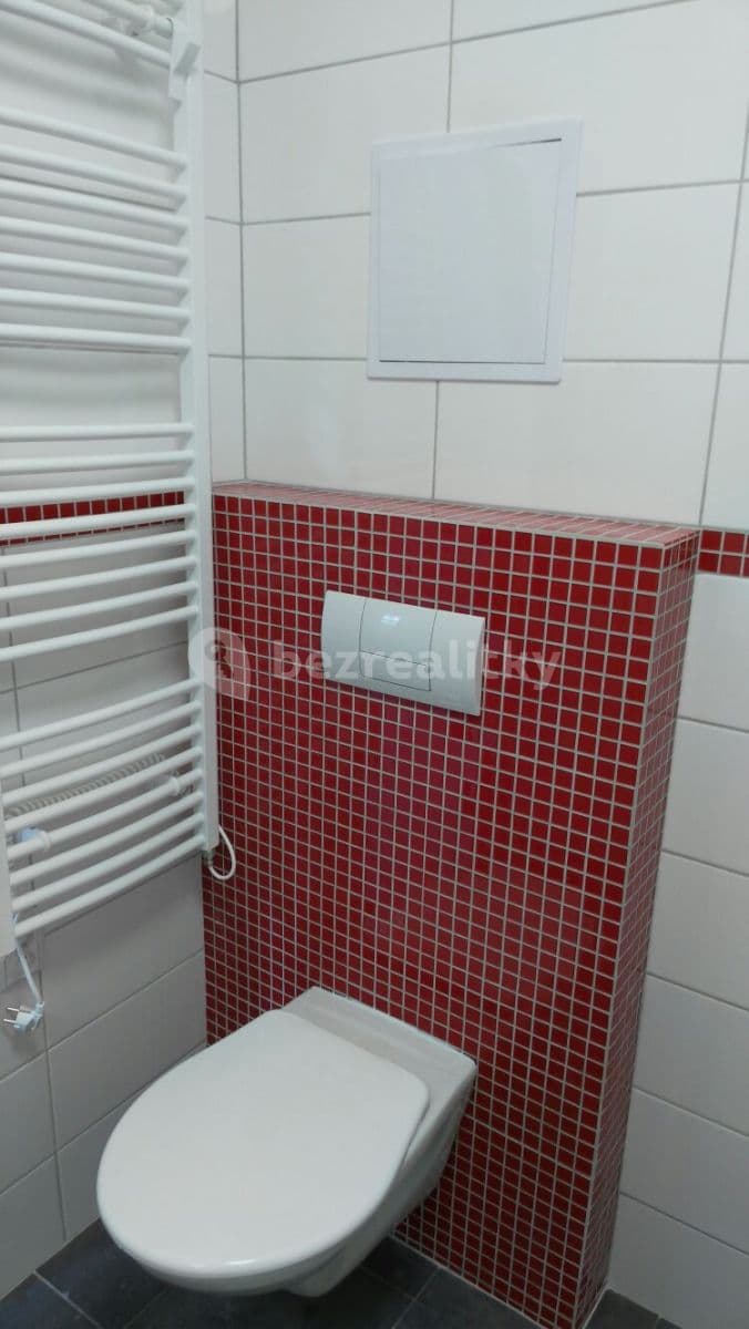 Pronájem bytu 1+kk 22 m², Chlumova, Jihlava, Kraj Vysočina Pronájem bytu 1+kk 22 m², Chlumova, Jihlava, Kraj Vysočina