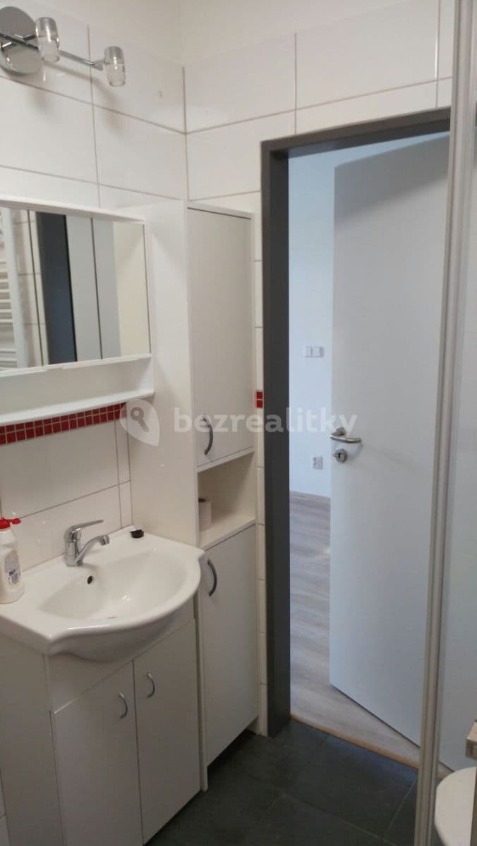 Pronájem bytu 1+kk 22 m², Chlumova, Jihlava, Kraj Vysočina Pronájem bytu 1+kk 22 m², Chlumova, Jihlava, Kraj Vysočina