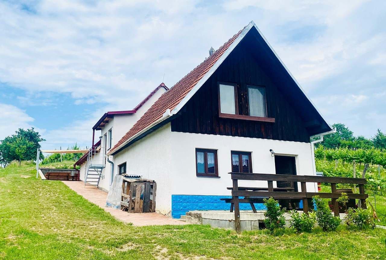 Pronájem chaty, chalupy, Mutěnice, Jihomoravský kraj Pronájem chaty, chalupy, Mutěnice, Jihomoravský kraj