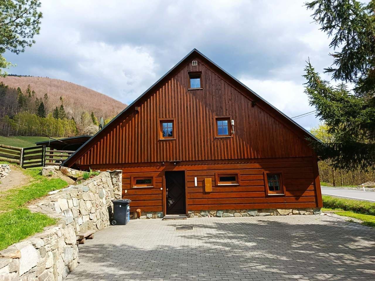 Pronájem chaty, chalupy, Bělá pod Pradědem, Olomoucký kraj Pronájem chaty, chalupy, Bělá pod Pradědem, Olomoucký kraj