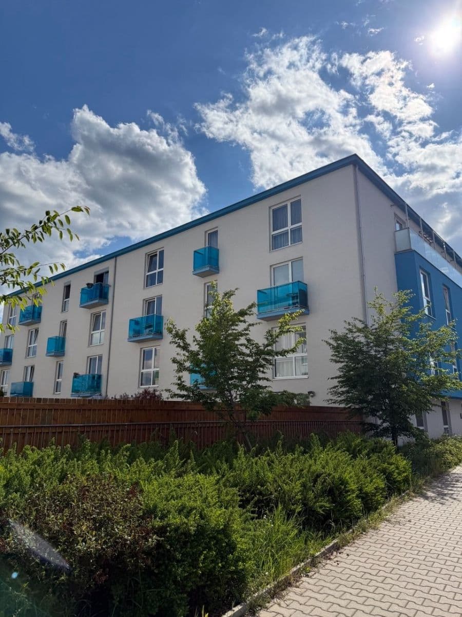 Prodej bytu 2+kk 69 m², Cedrová, Jesenice, Středočeský kraj Prodej bytu 2+kk 69 m², Cedrová, Jesenice, Středočeský kraj