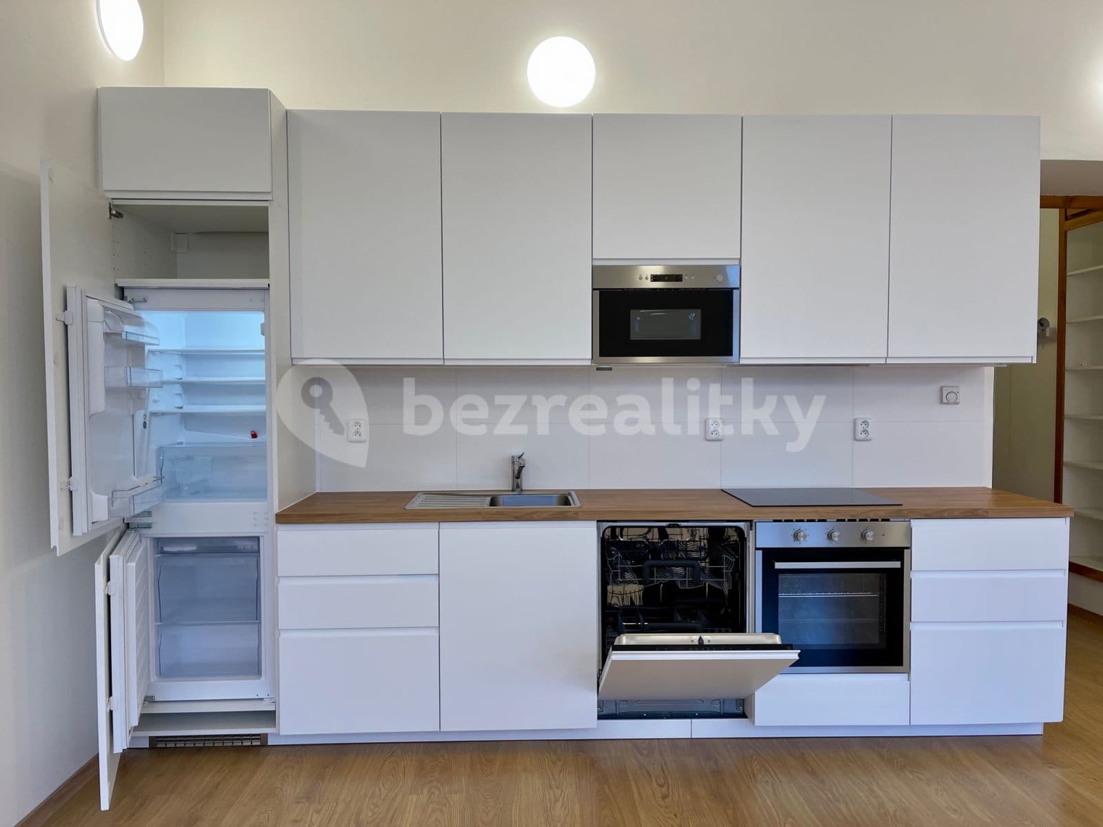 Pronájem bytu 1+kk 52 m², Letohradská, Praha, Praha Pronájem bytu 1+kk 52 m², Letohradská, Praha, Praha