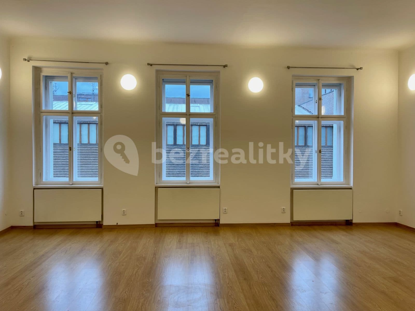 Pronájem bytu 1+kk 52 m², Letohradská, Praha, Praha Pronájem bytu 1+kk 52 m², Letohradská, Praha, Praha