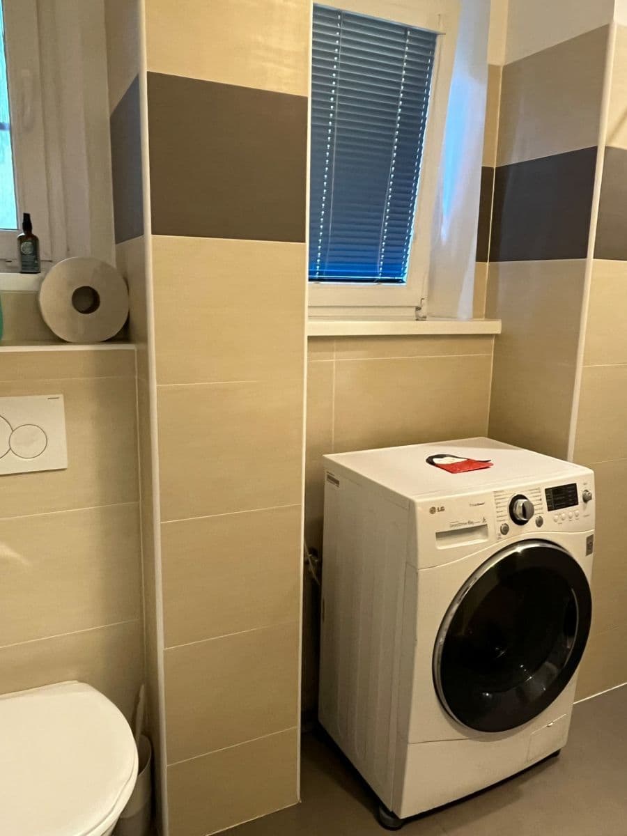 Pronájem bytu 1+kk 25 m², Na Dolinách, Praha, Praha Pronájem bytu 1+kk 25 m², Na Dolinách, Praha, Praha