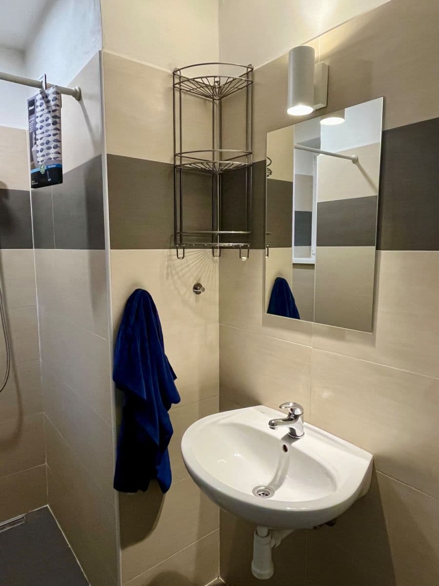 Pronájem bytu 1+kk 25 m², Na Dolinách, Praha, Praha Pronájem bytu 1+kk 25 m², Na Dolinách, Praha, Praha