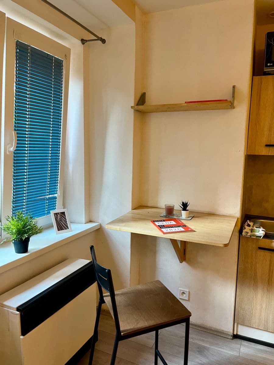 Pronájem bytu 1+kk 25 m², Na Dolinách, Praha, Praha Pronájem bytu 1+kk 25 m², Na Dolinách, Praha, Praha