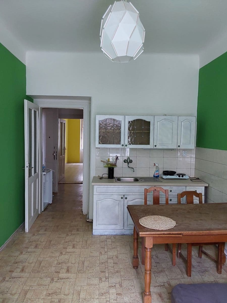 Pronájem bytu 1+1 44 m², Madridská, Praha, Praha Pronájem bytu 1+1 44 m², Madridská, Praha, Praha