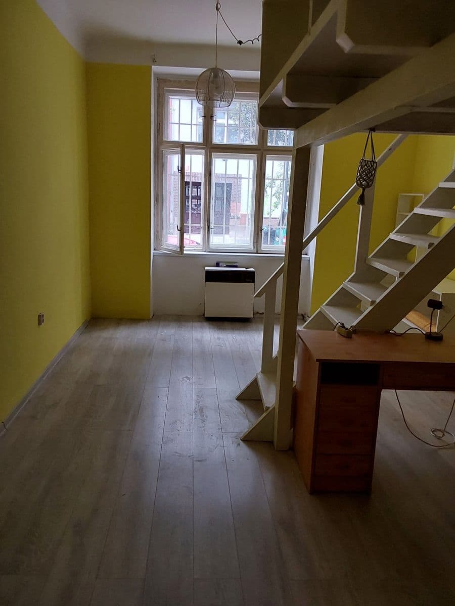 Pronájem bytu 1+1 44 m², Madridská, Praha, Praha Pronájem bytu 1+1 44 m², Madridská, Praha, Praha