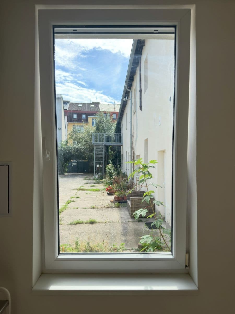 Pronájem bytu 1+kk 18 m², Zbynická, Praha, Praha Pronájem bytu 1+kk 18 m², Zbynická, Praha, Praha