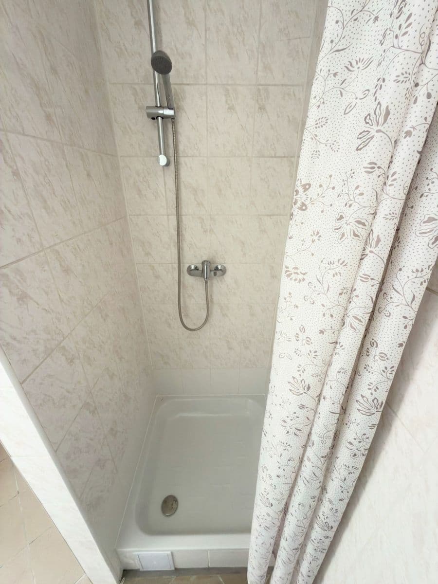 Pronájem bytu 1+kk 18 m², Zbynická, Praha, Praha Pronájem bytu 1+kk 18 m², Zbynická, Praha, Praha